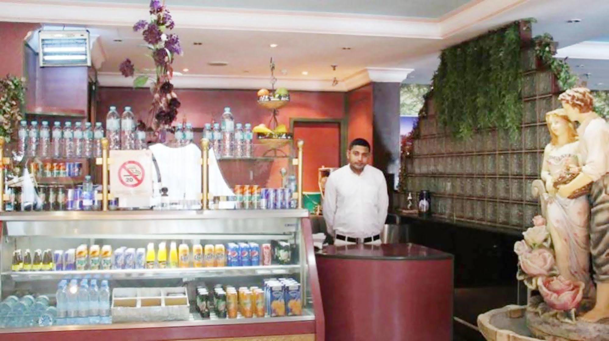Royal Garden Hotel Dubaj Kültér fotó