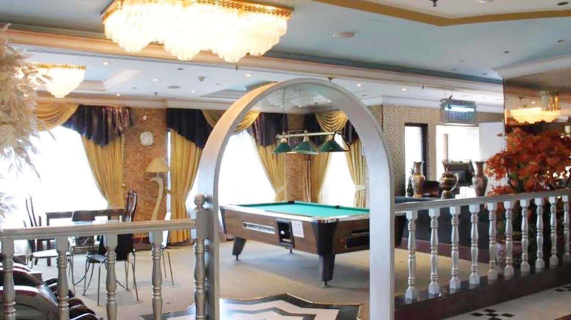 Royal Garden Hotel Dubaj Kültér fotó