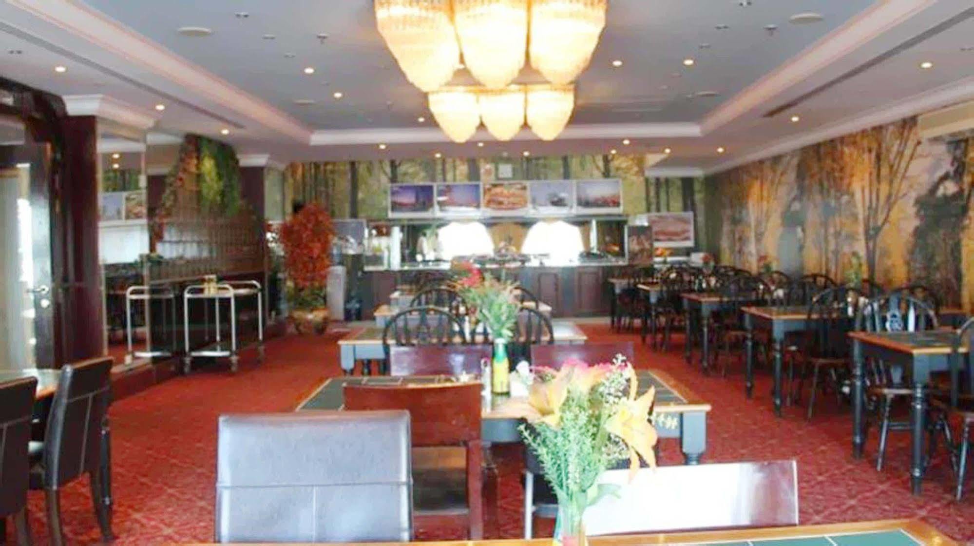 Royal Garden Hotel Dubaj Kültér fotó
