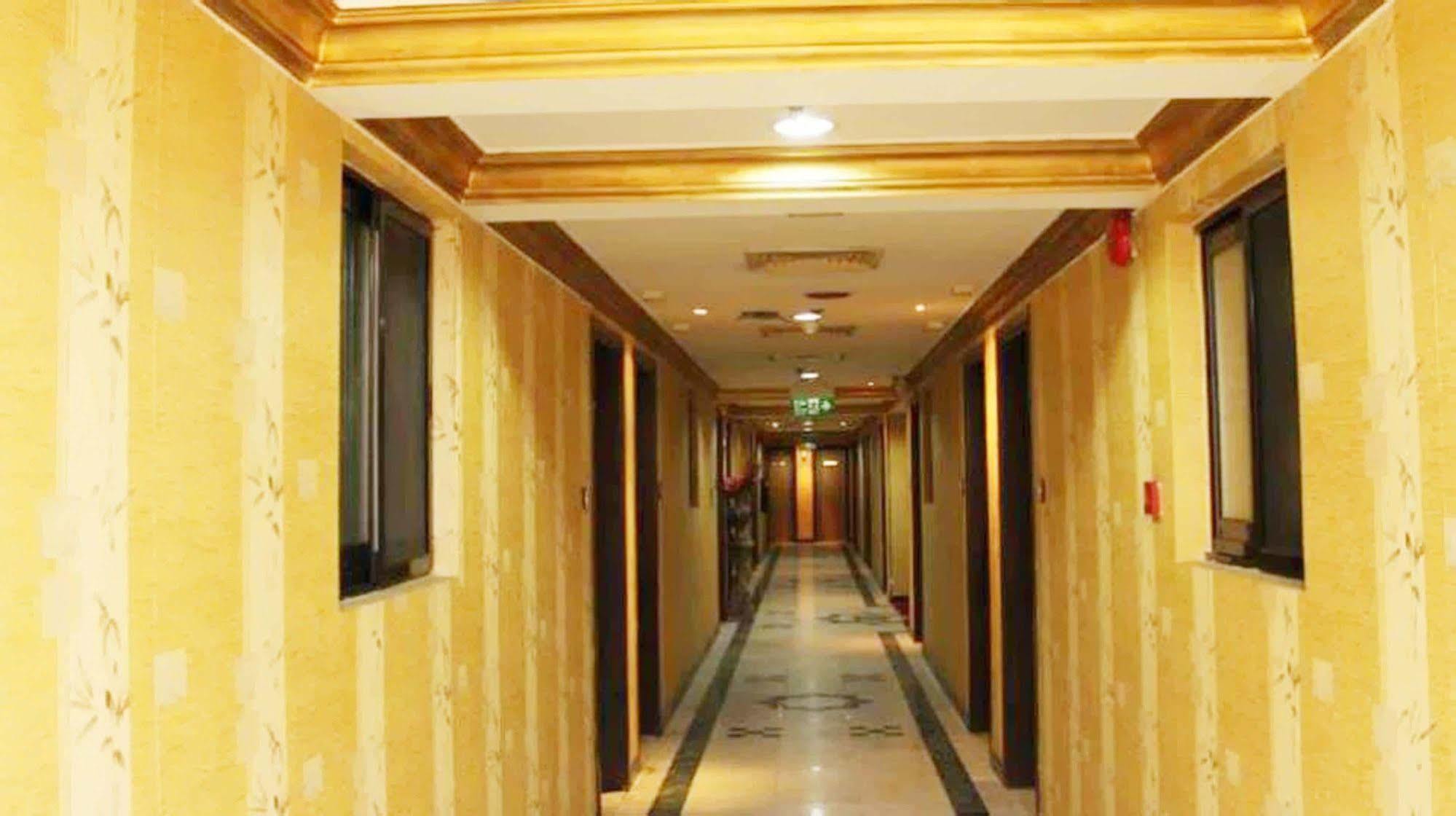Royal Garden Hotel Dubaj Kültér fotó