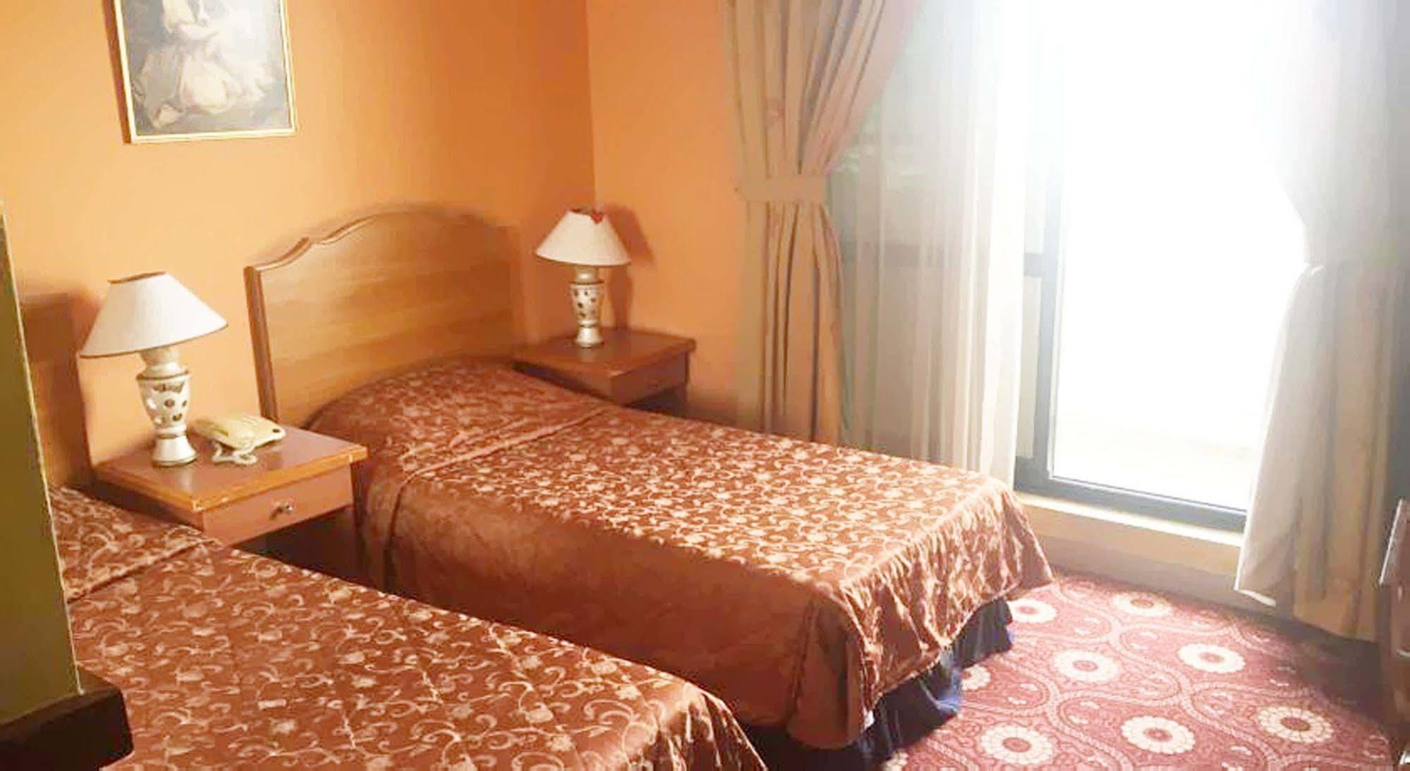 Royal Garden Hotel Dubaj Kültér fotó